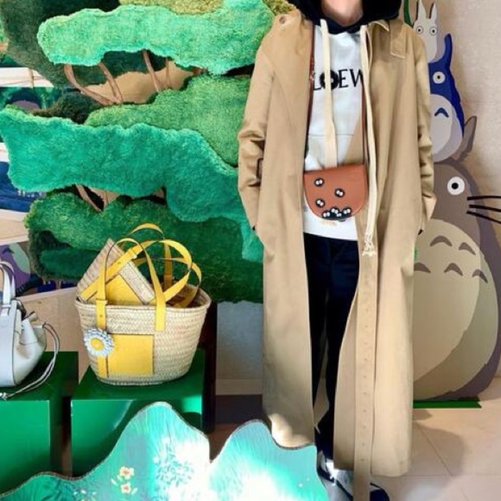 Loewe Studio Ghibli Spirited Away Soot Sprite Dust Bunny Hoodie 🖤 - Picture 3 of 14